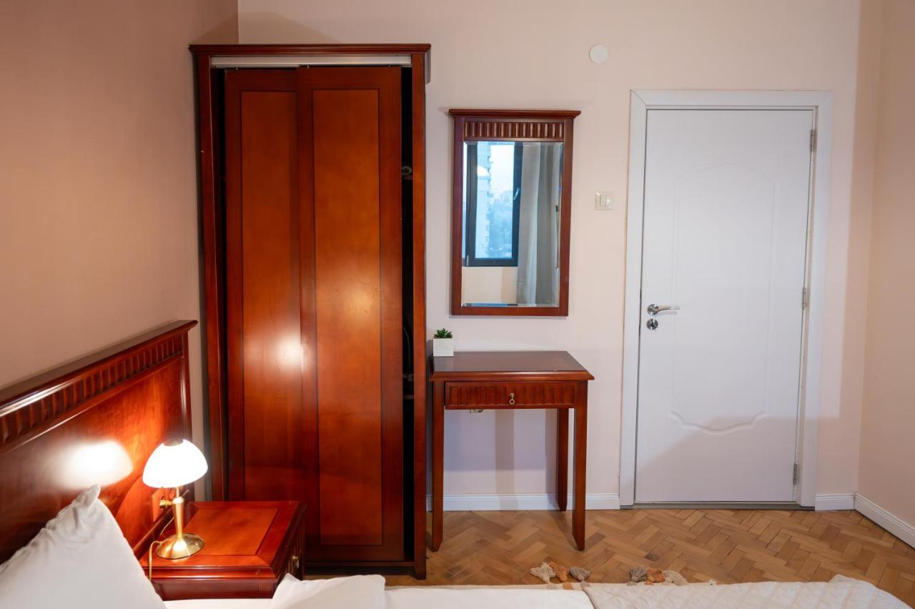 Spacious 1Bdr Apartment Near City Center Софія Екстер'єр фото